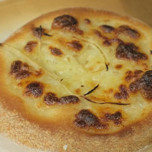 cheese and onion mini pizza